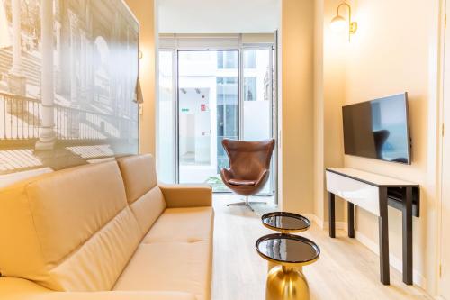 Harinas Central Apartments by Valcambre