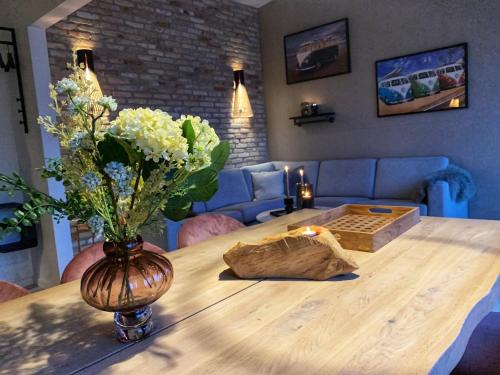Broncks Apartment 1 - Modern 2-Bedroom in the Heart of Tórshavnにあるシーティングエリア