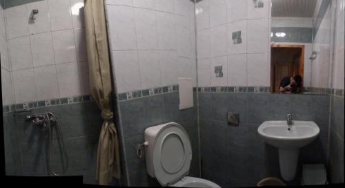 Ένα μπάνιο στο Fener Guest House