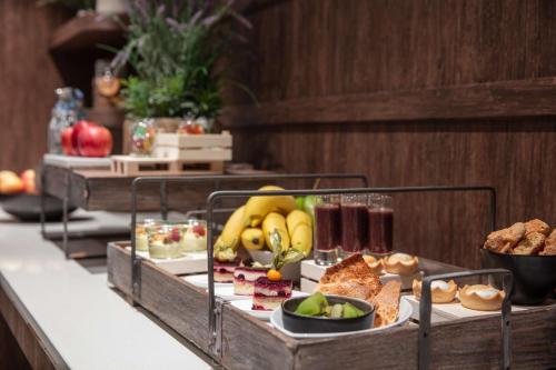 Comida en o cerca de este hotel