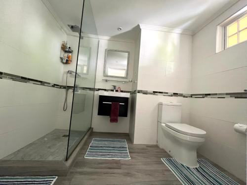  Rockley Golf 810 is a 2 bedroom, 2 Bathroom 1st floor Apartment with pool -  Room  picture :   TV    Telephone    Air conditioning                           