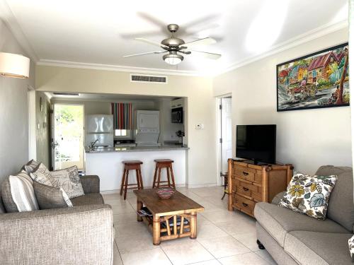  Rockley Golf 810 is a 2 bedroom, 2 Bathroom 1st floor Apartment with pool -  Room  picture :   TV    Telephone    Air conditioning                           