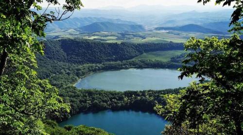 a view of two large lakes in a valley at L'altra casa 1933 in Rionero in Vulture