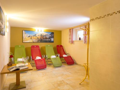 Χώρος καθιστικού στο Chalet Gnadenalm by Interhome