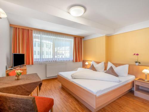 Apartment Rosa-2 by Interhome