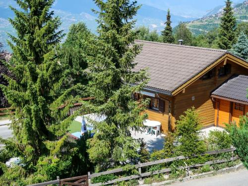 Chalet Eloise by Interhome