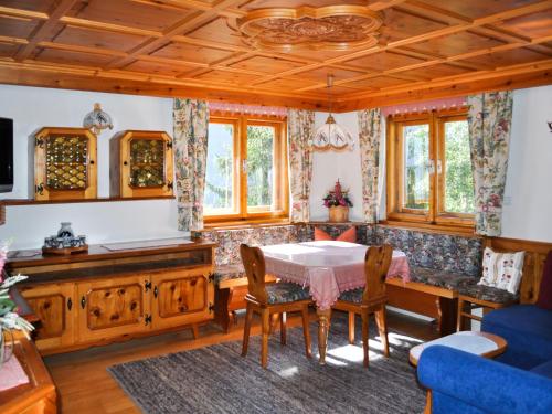 Khu vực ghế ngồi tại Holiday Home Schönblick by Interhome