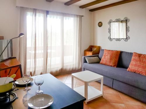 Apartment Les Girolles B14 by Interhome