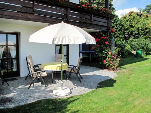 Κήπος έξω από το Apartment Janik by Interhome