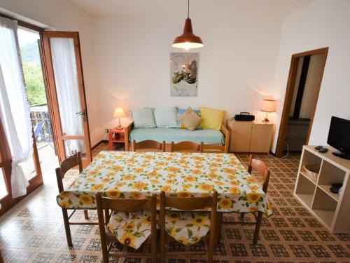 Ένα ή περισσότερα κρεβάτια σε δωμάτιο στο Apartment Villa Martinelli-1 by Interhome