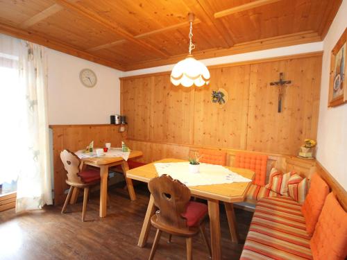Χώρος καθιστικού στο Apartment Michaela by Interhome