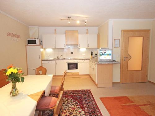 Kuchyň nebo kuchyňský kout v ubytování Apartment Marina by Interhome