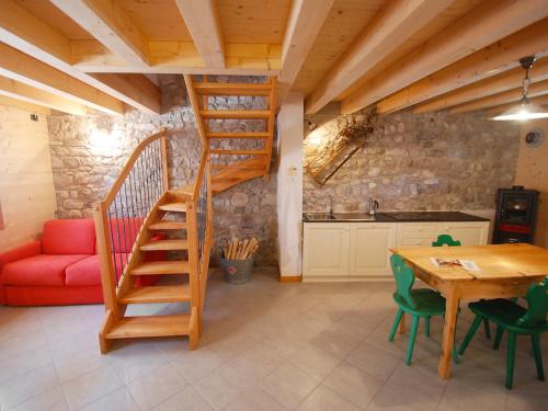 Posezení v ubytování Apartment Albergo Diffuso - Cjasa Ustin-2 by Interhome