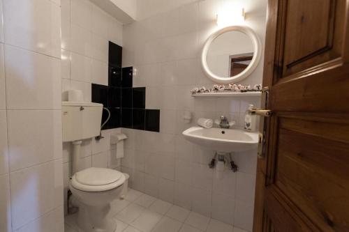 Kúpeľňa v ubytovaní Eremia Rustic House - Entire Villa in Pelion