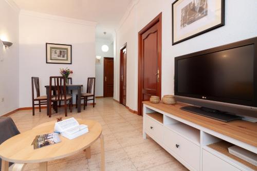 Sea & Wave Soho Family Apartment