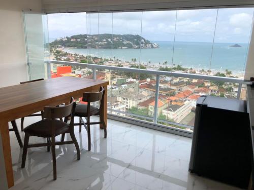 Maravilhoso apartamento vista mar Enseada Guarujá