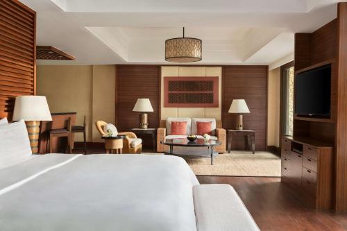 Shangri-La Boracay — Sea view