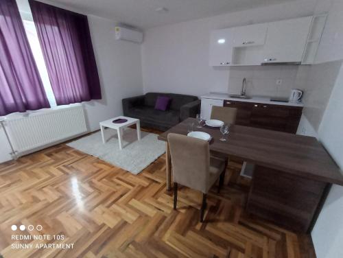 Dapur atau dapur kecil di Sunny apartment