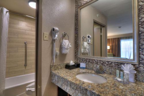 Gallery image of Quality Inn Near the Island Pigeon Forge in Pigeon Forge