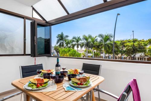 Las Vistas Cristianos by Welcome Tenerife