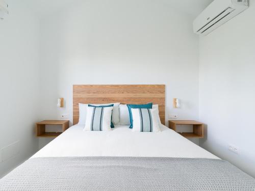 Bungalow nuevo con jardín y piscina/ Newly renovated Bungalow with private garden and swimming pool photo 2