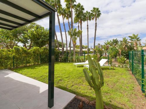 Bungalow nuevo con jardín y piscina/ Newly renovated Bungalow with private garden and swimming pool