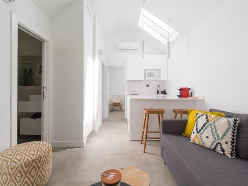 Bungalow nuevo con jardín y piscina/ Newly renovated Bungalow with private garden and swimming pool