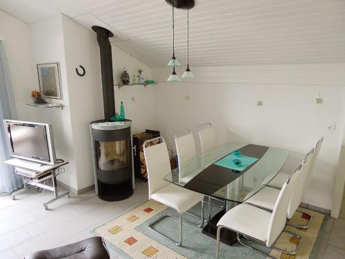 Posezení v ubytování Apartment Flodana by Interhome