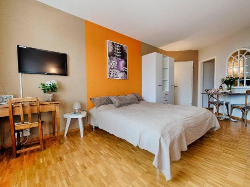 Postel nebo postele na pokoji v ubytování Apartment Double Room Classic-5 by Interhome