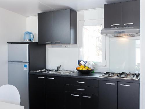 Fotografie z fotogalerie ubytování Holiday Home Camping Kastanija-1 by Interhome v destinaci Novigrad – Istrie