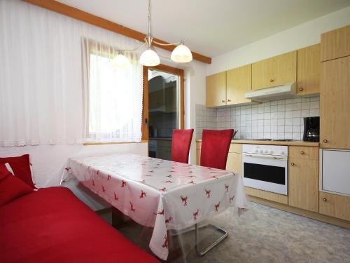 Kuchyň nebo kuchyňský kout v ubytování Apartment Kircher-1 by Interhome
