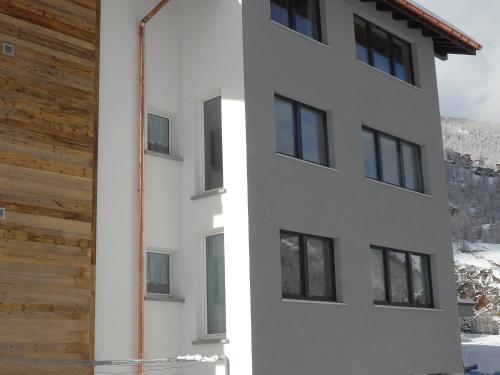 Το κτήριο όπου στεγάζεται  το διαμέρισμα