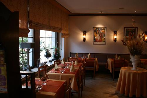 Restoran ili drugo mesto za obedovanje u objektu Le Pavillon