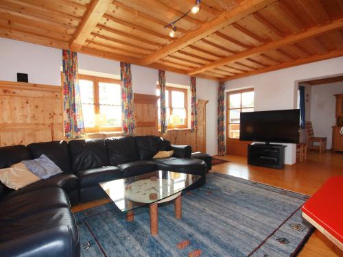Χώρος καθιστικού στο Holiday Home Almvilla by Interhome