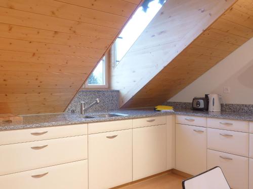 Kuchyň nebo kuchyňský kout v ubytování Apartment Mittaghorn Apt-8 by Interhome
