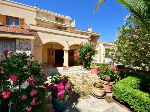 Apartment Meridiana-7 by Interhome