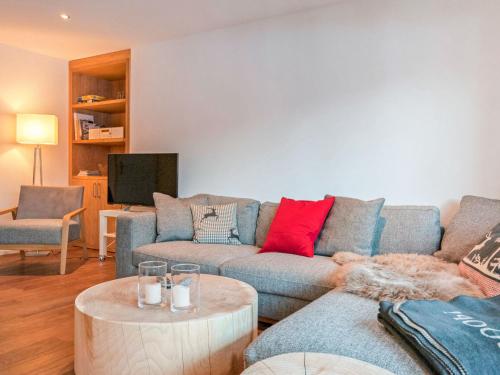 Apartment Chalet Bodmisunne-2 by Interhome