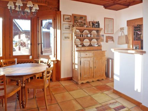 Kuchyň nebo kuchyňský kout v ubytování Apartment Marmousets 2 by Interhome