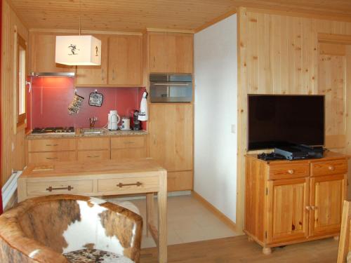 Studio Montagnards 13 by Interhome