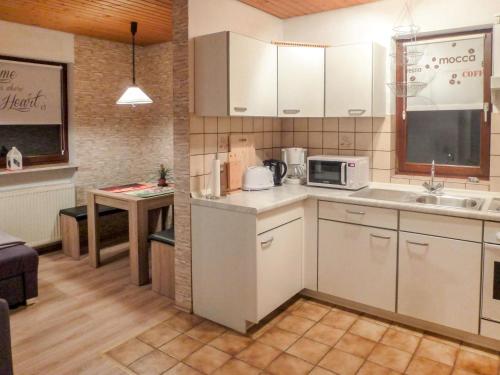 O bucătărie sau chicinetă la Apartment Winterhalder by Interhome