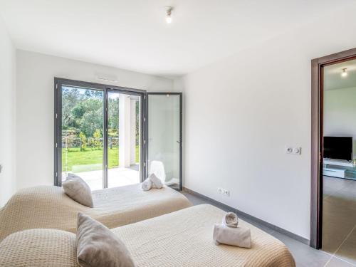 Apartment Domaine d'Arca-2 by Interhome