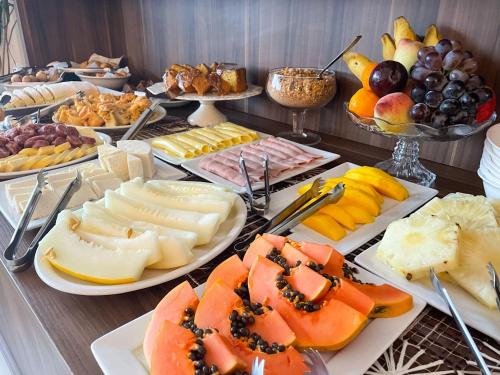 ホテルの敷地内または近くでの食事または食べ物