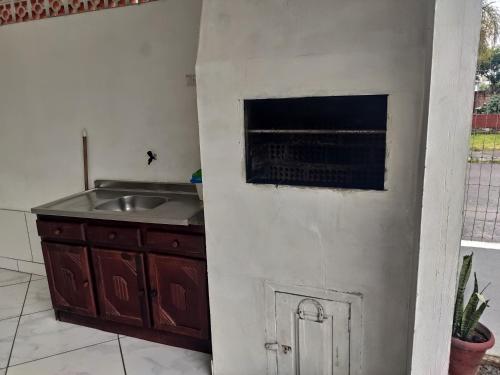 Dapur atau dapur kecil di Casa da Daiana na Praia da Cal Torres