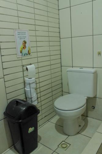 Ένα μπάνιο στο Books Hostel