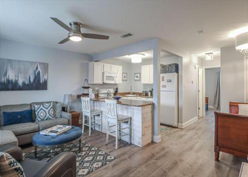 Oak Shores 86 – Photos 2