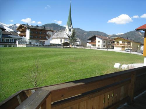 Ein allgemeiner Bergblick oder ein Berglick von der Ferienwohnung aus