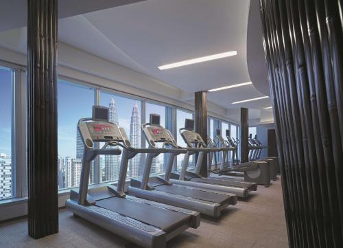 Fitness centrum a/nebo fitness zařízení v ubytování Traders Hotel, Kuala Lumpur