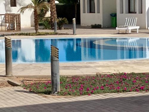 Kolam renang di atau dekat dengan Diar El Rabwa Modern Apartment with Free WiFi and Private Balcony
