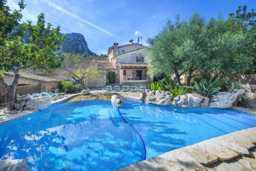 Owl Booking Villa Lloberina - In the Midst of Nature