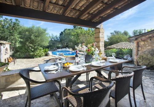 Owl Booking Villa Lloberina - In the Midst of Nature
